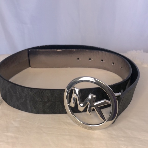 MICHAEL KORS black and gray signature women’s belt. Size M. Silver MK buckle. - Picture 9 of 13